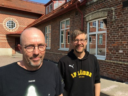 - Barn som rör sig presterar bättre i skolan och orkar mera under en hel skoldag, säger fritidspedagogerna Roger Kristiansson och Mattias Jakobsson introducerade rörelsesatsningen på Tottarps skola.